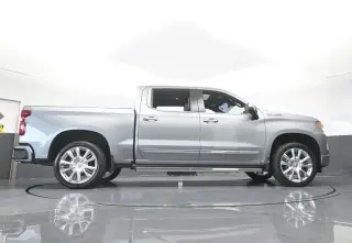 Chevrolet Silverado 1500 2023 4x4 High Country 4 puertas Cabina Crew 5.8 pies. Caja corta