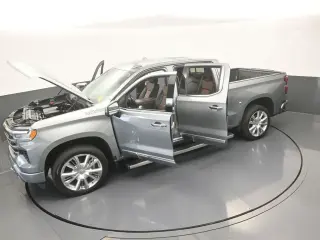 Chevrolet Silverado 1500 2023 4x4 High Country 4 puertas Cabina Crew 5.8 pies. Caja corta