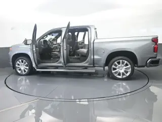 Chevrolet Silverado 1500 2023 4x4 High Country 4 puertas Cabina Crew 5.8 pies. Caja corta