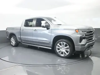 Chevrolet Silverado 1500 2023 4x4 High Country 4 puertas Cabina Crew 5.8 pies. Caja corta