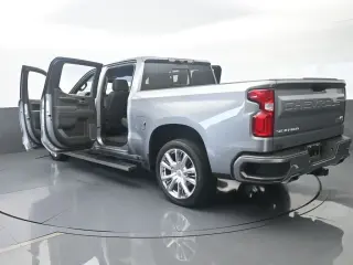 Chevrolet Silverado 1500 2023 4x4 High Country 4 puertas Cabina Crew 5.8 pies. Caja corta