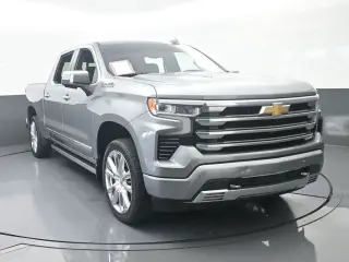 Chevrolet Silverado 1500 2023 4x4 High Country 4 puertas Cabina Crew 5.8 pies. Caja corta