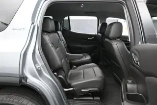 GMC Acadia 2023 SLT 4 puertas SUV