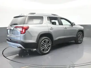 GMC Acadia 2023 SLT 4 puertas SUV