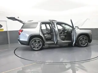 GMC Acadia 2023 SLT 4 puertas SUV