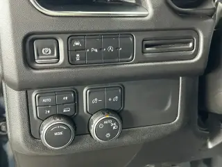 Chevrolet Suburban 2024 4x4 LT 4 puertas SUV