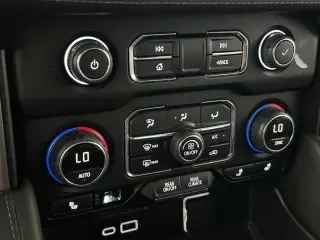 Chevrolet Suburban 2024 4x4 LT 4 puertas SUV