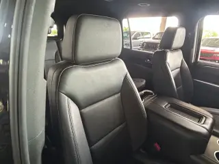 Chevrolet Suburban 2024 4x4 LT 4 puertas SUV
