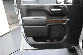 GMC Sierra 2500HD 2023 4x4 SLE 4 puertas Cabina Crew SB