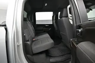 GMC Sierra 2500HD 2023 4x4 SLE 4 puertas Cabina Crew SB