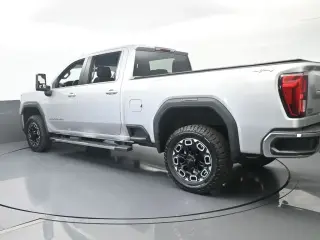 GMC Sierra 2500HD 2023 4x4 SLE 4 puertas Cabina Crew SB
