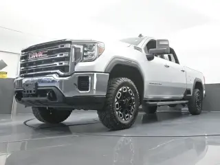 GMC Sierra 2500HD 2023 4x4 SLE 4 puertas Cabina Crew SB