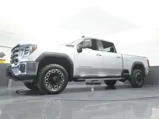 GMC Sierra 2500HD 2023 4x4 SLE 4 puertas Cabina Crew SB