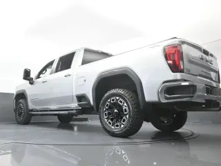 GMC Sierra 2500HD 2023 4x4 SLE 4 puertas Cabina Crew SB