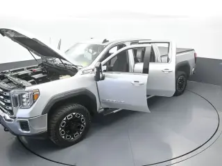 GMC Sierra 2500HD 2023 4x4 SLE 4 puertas Cabina Crew SB