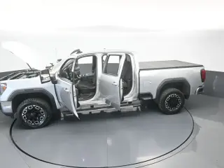 GMC Sierra 2500HD 2023 4x4 SLE 4 puertas Cabina Crew SB