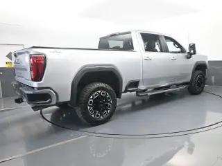 GMC Sierra 2500HD 2023 4x4 SLE 4 puertas Cabina Crew SB