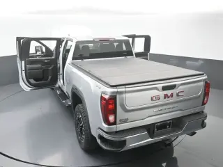 GMC Sierra 2500HD 2023 4x4 SLE 4 puertas Cabina Crew SB