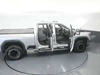 GMC Sierra 2500HD 2023 4x4 SLE 4 puertas Cabina Crew SB