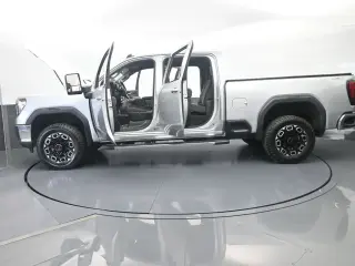 GMC Sierra 2500HD 2023 4x4 SLE 4 puertas Cabina Crew SB