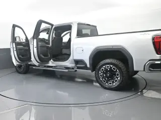 GMC Sierra 2500HD 2023 4x4 SLE 4 puertas Cabina Crew SB