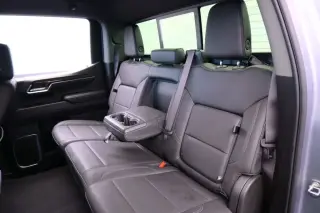 GMC Sierra 1500 2024 4x2 Elevation 4 puertas Cabina Crew 5.8 pies. Caja corta