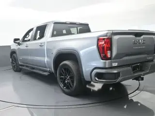 GMC Sierra 1500 2024 4x2 Elevation 4 puertas Cabina Crew 5.8 pies. Caja corta