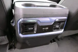 GMC Sierra 1500 2024 4x2 Elevation 4 puertas Cabina Crew 5.8 pies. Caja corta