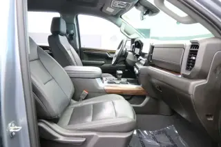 GMC Sierra 1500 2024 4x2 Elevation 4 puertas Cabina Crew 5.8 pies. Caja corta