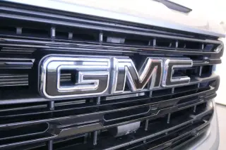 GMC Sierra 1500 2024 4x2 Elevation 4 puertas Cabina Crew 5.8 pies. Caja corta