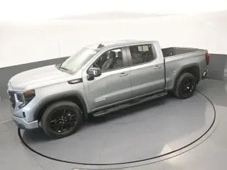 GMC Sierra 1500 2024 4x2 Elevation 4 puertas Cabina Crew 5.8 pies. Caja corta