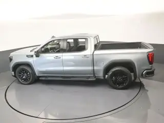 GMC Sierra 1500 2024 4x2 Elevation 4 puertas Cabina Crew 5.8 pies. Caja corta