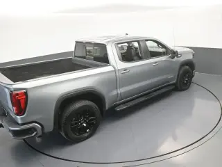GMC Sierra 1500 2024 4x2 Elevation 4 puertas Cabina Crew 5.8 pies. Caja corta