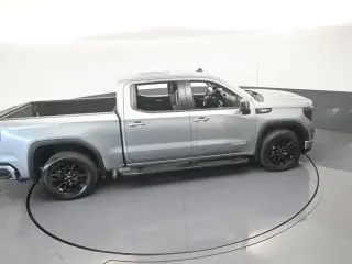 GMC Sierra 1500 2024 4x2 Elevation 4 puertas Cabina Crew 5.8 pies. Caja corta
