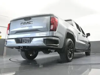 GMC Sierra 1500 2024 4x2 Elevation 4 puertas Cabina Crew 5.8 pies. Caja corta