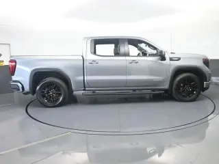 GMC Sierra 1500 2024 4x2 Elevation 4 puertas Cabina Crew 5.8 pies. Caja corta