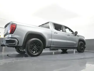 GMC Sierra 1500 2024 4x2 Elevation 4 puertas Cabina Crew 5.8 pies. Caja corta