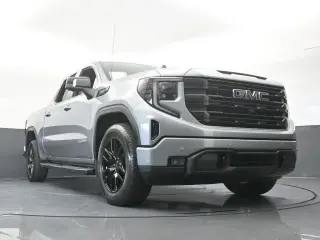 GMC Sierra 1500 2024 4x2 Elevation 4 puertas Cabina Crew 5.8 pies. Caja corta