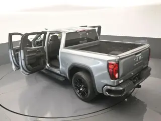 GMC Sierra 1500 2024 4x2 Elevation 4 puertas Cabina Crew 5.8 pies. Caja corta