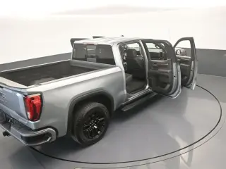 GMC Sierra 1500 2024 4x2 Elevation 4 puertas Cabina Crew 5.8 pies. Caja corta