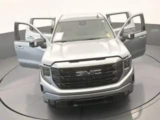 GMC Sierra 1500 2024 4x2 Elevation 4 puertas Cabina Crew 5.8 pies. Caja corta