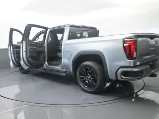 GMC Sierra 1500 2024 4x2 Elevation 4 puertas Cabina Crew 5.8 pies. Caja corta