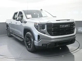 GMC Sierra 1500 2024 4x2 Elevation 4 puertas Cabina Crew 5.8 pies. Caja corta
