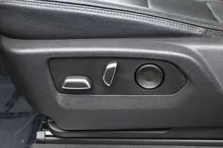 GMC Sierra 1500 2023 4x4 Denali 4 puertas Cabina Crew 5.8 pies. Caja corta