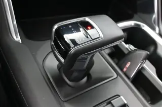 GMC Sierra 1500 2023 4x4 Denali 4 puertas Cabina Crew 5.8 pies. Caja corta