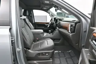 GMC Sierra 1500 2023 4x4 Denali 4 puertas Cabina Crew 5.8 pies. Caja corta
