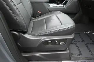 GMC Sierra 1500 2023 4x4 Denali 4 puertas Cabina Crew 5.8 pies. Caja corta