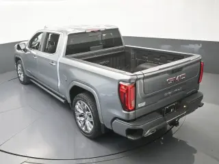 GMC Sierra 1500 2023 4x4 Denali 4 puertas Cabina Crew 5.8 pies. Caja corta
