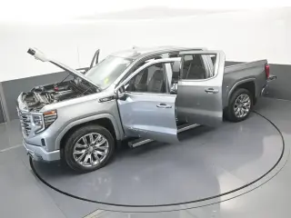 GMC Sierra 1500 2023 4x4 Denali 4 puertas Cabina Crew 5.8 pies. Caja corta