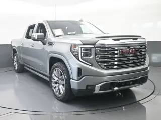 GMC Sierra 1500 2023 4x4 Denali 4 puertas Cabina Crew 5.8 pies. Caja corta